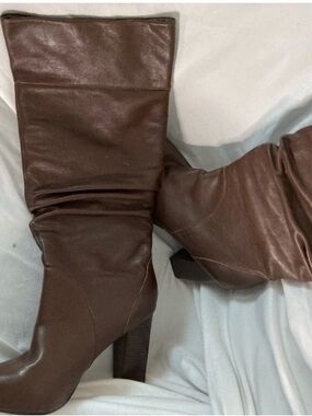 Classic Brown Mid-Calf Heeled leather Boots 9.5 M